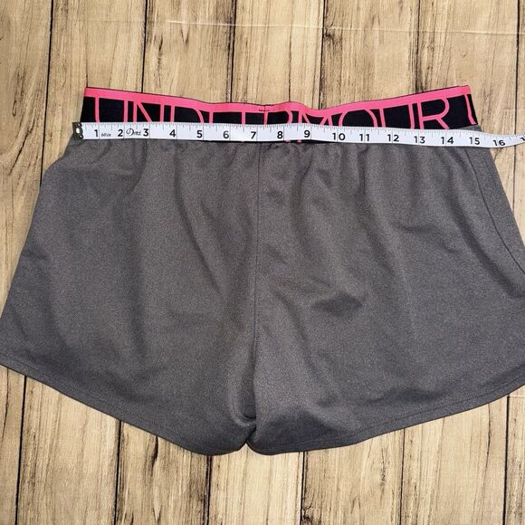 Women’s Under Armour Medium Gray HeatGear Breathable Running Gym Shorts - Picture 5 of 6